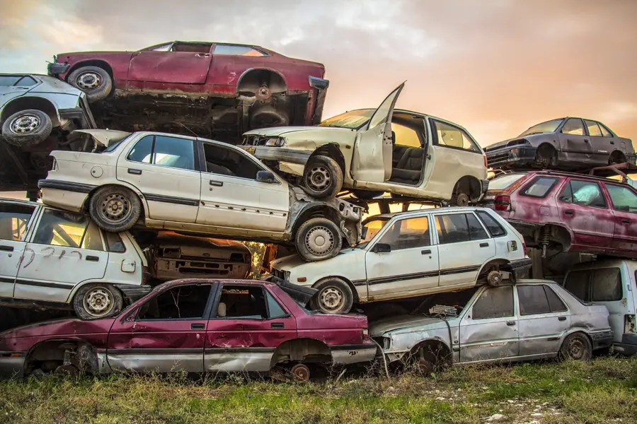 How Junk Car Removal Frees Up Driveway Space in South Gate, CA